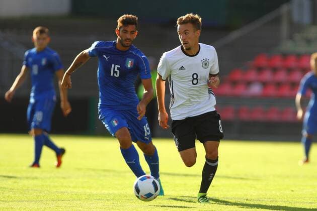 Lübeck, 01. September 2016 Fussball, Saison 2016 2017, U20-Länderspiel, Deutschland - Italien: Andrea Palazzi (U20 Italien, 15) - David Sauerland (U20 Deutschland, 8)