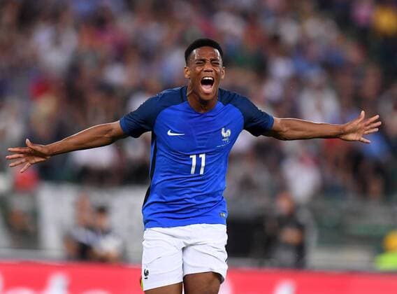 Fußball, Länderspiel, Italien - Frankreich (160902) -- BARI, Sept. 1, 2016 -- Anthony Martial of France celebrates scoring during an international football friendly match between Italy and France in Bari, Italy, Sept. 1, 2016. France beat Italy 3-1. ) (SP)ITALY-BARI-FOOTBALL International Friendly Länderspiel MATCH-FRANCE VS ITALY AlbertoxLingria 