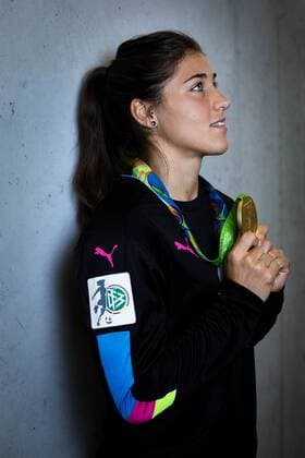 GER, Essen, Portrait Lisa Weiß 25.08.2016, Stadion Essen, Essen, im Bild Lisa Weiß Lisa Weiss (SGS Essen 1) gewann bei den Olympischen Spielen mit der deutschen Frauennationalmannschaft die Goldmedaille des Olympischen Frauenfußballturniers SarahxRauchnordphotox xRauch