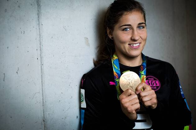 GER, Essen, Portrait Lisa Weiß 25.08.2016, Stadion Essen, Essen, im Bild Lisa Weiß Lisa Weiss (SGS Essen 1) gewann bei den Olympischen Spielen mit der deutschen Frauennationalmannschaft die Goldmedaille des Olympischen Frauenfußballturniers SarahxRauchnordphotox xRauch