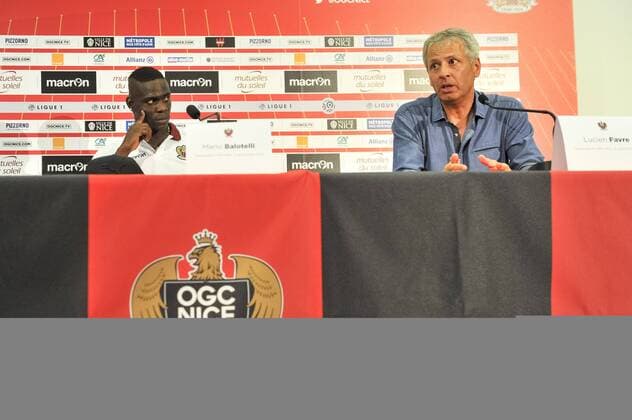 Lucien Favre (ogcnice) - Mario Balotelli (ogcnice) - Fussball Frankreich, Ligue 1, Pressetermin OGC Nice - 02 09 2016 NorbertScanella Panoramic 