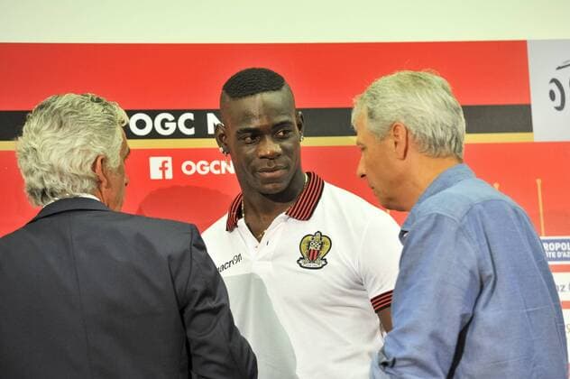 Mario Balotelli (ogcnice) - Lucien Favre (ogcnice) - Jean Pierre rivere (president ogcnice) - Fussball Frankreich, Ligue 1, Pressetermin OGC Nice - 02 09 2016 NorbertScanella Panoramic 