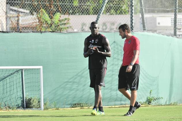 Fußball, Mario Balotelli - OGC Nizza Training Mario Balotelli (ogcnice) - Fussball Frankreich, Ligue 1, Training OGC Nice - 02 09 2016 NorbertScanella Panoramic 