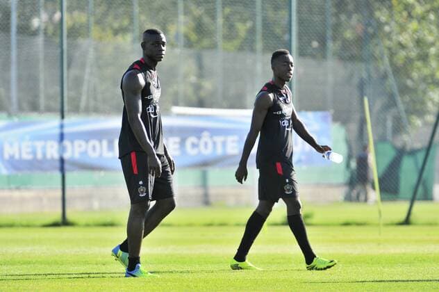 Fußball, Mario Balotelli - OGC Nizza Training Mario Balotelli (ogcnice) - Maland Sarr (ogcnice) - Fussball Frankreich, Ligue 1, Training OGC Nice - 02 09 2016 NorbertScanella Panoramic 