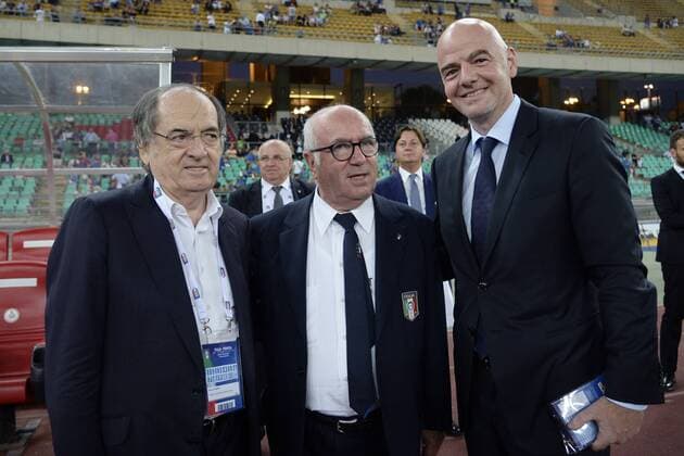 Bari, Italien - Fussball, Nationalteam Länderspiel, Testspiel, Italien vs. Frankreich: Gianni Infantino-Carlo Tavecchio-Noel Le Graet 
