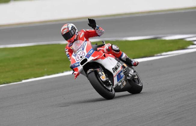 Formel 1, GP von Silverstone IPP20160902 Motorsports: MotoGP World Championship WM Weltmeisterschaft GP of Great Britain, andrea dovizioso saluta (Hinweis: Verwendung nur in Deutschland - only Germany) xHOCHxZWEIx xItalyxPhotoxPressx 