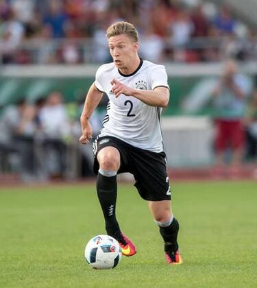 2. September 2016: Kassel, Fussball Testspiel: Deutschland U21 U 21 - Slowakei U21: Deutschlands Mitchell Weiser.