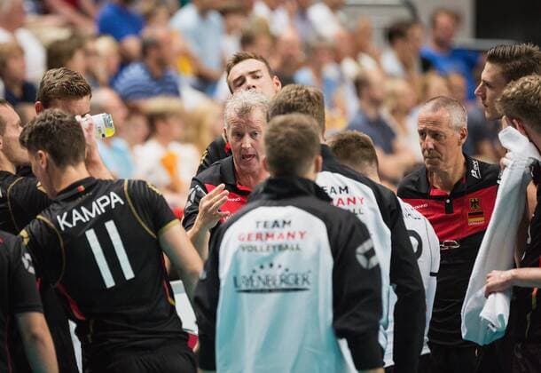 Bremen, Deutschland, 02.09.2016: Volleyball Länderspiel - Deutschland - Tschechien. Trainer Vital Heynen (Deutschland)