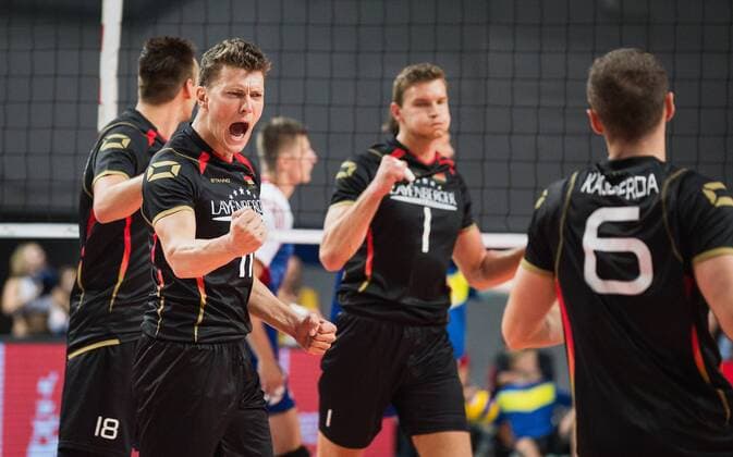 Bremen, Deutschland, 02.09.2016: Volleyball Länderspiel - Deutschland - Tschechien. Jubel Lukas Kampa (Deutschland 11)