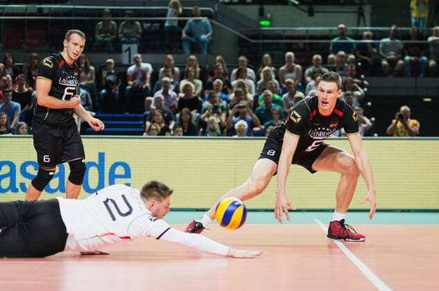 Bremen, Deutschland, 02.09.2016: Volleyball Länderspiel - Deutschland - Tschechien. Denys Kaliberda (Deutschland 6), Markus Steuerwald (Deutschland 2), Marcus Böhme Boehme (Deutschland 8)