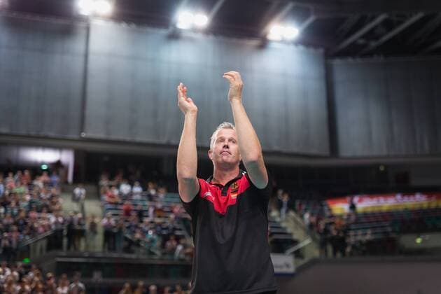 Bremen, Deutschland, 02.09.2016: Volleyball Länderspiel - Deutschland - Tschechien. Trainer Vital Heynen (Deutschland)