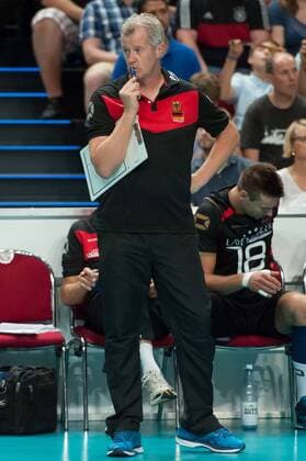 Trainer Vital Heynen (Deutschland) Freisteller, Einzelbild, Aktion, nachdenklich, Volleyball, Länderspiel, Deutschland - Tschechien, xobx