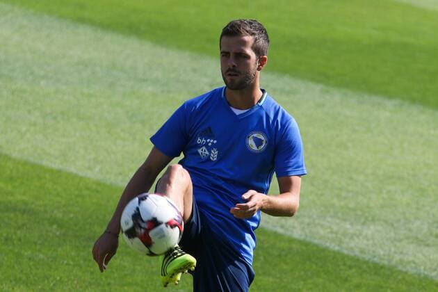 September 3, 2016 - Zenica, Bosnia and Herzegovina - Bosnian MIRALEM PJANIC plays with a ball during a training session three days before first 2018 World Cup qualifying match against Estonia. Bosnia and Herzegovina s national soccer team training session - ZUMAd128