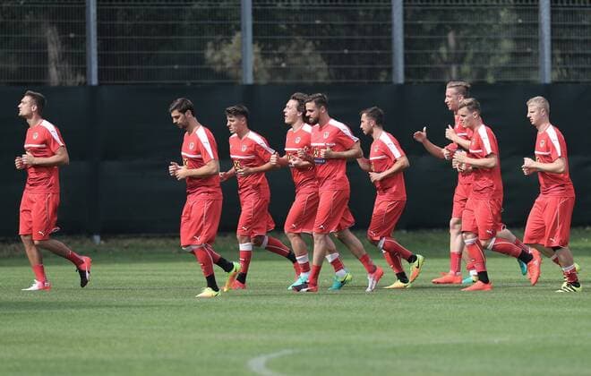 SOCCER - FIFA World Cup WM Weltmeisterschaft Fussball 2018 quali, GEO vs AUT VIENNA,AUSTRIA,03.SEP.16 - SOCCER - FIFA World Cup 2018, european qualifiers, OEFB international match Länderspiel Georgia vs Austria, preview, training. Image shows the team of AUT. GEPAxpictures xChristianxOrt