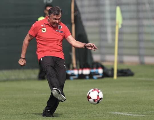 SOCCER - FIFA World Cup WM Weltmeisterschaft Fussball 2018 quali, GEO vs AUT VIENNA,AUSTRIA,03.SEP.16 - SOCCER - FIFA World Cup 2018, european qualifiers, OEFB international match Länderspiel Georgia vs Austria, preview, training. Image shows sporting director Willi Ruttensteiner (OEFB). GEPAxpictures xChristianxOrt