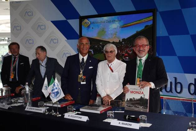 Italian Grand Prix, Monza 01 - 04 September 2016 - Aci finalize Monza agreement with FOM, (L-R) Jean Todt (FRA), President FIA, Flavio Briatore (ITA), Dr. Angelo Sticchi Damiani (ITA) Aci Csai President, Bernie Ecclestone (GBR), President and CEO of FOM and Roberto Maroni (ITA) Lombardia Region President 