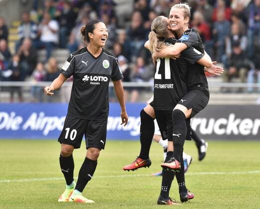 04.09.2016, xblx, Fussball 1.Bundesliga Damen, 1.FFC Frankfurt - Borussia Moenchengladbach, emspor v.l. Yuki Nagasato (1.FFC Frankfurt), Ana-Maria Crnogorcevic (1.FFC Frankfurt), Sophie Schmidt (1. FFC Frankfurt), Goal scored, Tor zum 2:0, celebrate the goal, Torjubel Frankfurt am Main