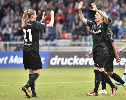 04.09.2016, xblx, Fussball 1.Bundesliga Damen, 1.FFC Frankfurt - Borussia Moenchengladbach, emspor v.l. Ana-Maria Crnogorcevic (1.FFC Frankfurt), Sophie Schmidt (1. FFC Frankfurt), Goal scored, Tor zum 2:0, celebrate the goal, Torjubel Frankfurt am Main