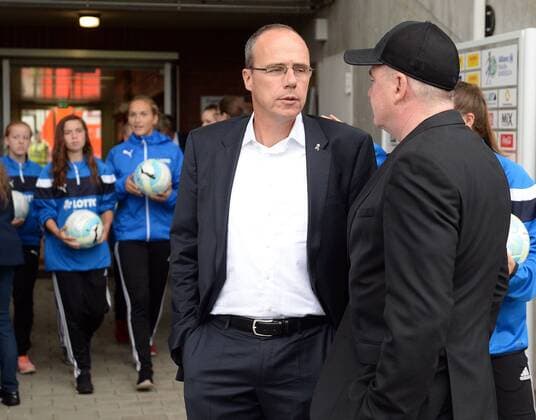 04.09.2016, xblx, Fussball 1.Bundesliga Damen, 1.FFC Frankfurt - Borussia Moenchengladbach, emspor v.l. Innenminister Peter Beuth, Manager Siegfried Siggi Dietrich (1.FFC Frankfurt) Frankfurt am Main