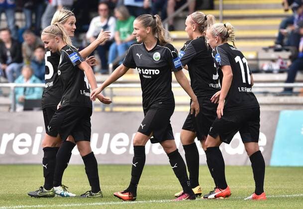 04.09.2016, xblx, Fussball 1.Bundesliga Damen, 1.FFC Frankfurt - Borussia Moenchengladbach, emspor v.l. Saskia Bartusiak (1.FFC Frankfurt), Jackie Groenen (1.FFC Frankfurt), Ana-Maria Crnogorcevic (1.FFC Frankfurt), Laura Stoerzel (1.FFC Frankfurt), Mandy Islacker (1.FFC Frankfurt), Goal scored, Tor zum 5:0, celebrate the goal, Torjubel Frankfurt am Main