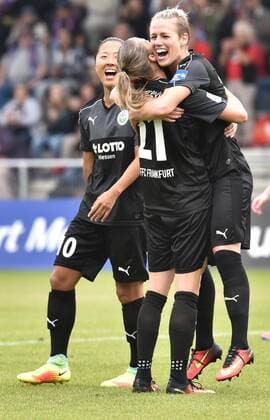04.09.2016, xblx, Fussball 1.Bundesliga Damen, 1.FFC Frankfurt - Borussia Moenchengladbach, emspor v.l. Yuki Nagasato (1.FFC Frankfurt), Ana-Maria Crnogorcevic (1.FFC Frankfurt), Sophie Schmidt (1. FFC Frankfurt), Goal scored, Tor zum 2:0, celebrate the goal, Torjubel Frankfurt am Main