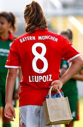 DEU, FFB, Allianz-Bundesliga, FC Bayern Muenchen vs. SC Freiburg 03.09.2016, Gruenwalder Stadion, Muenchen, DEU, FFB, Allianz-Bundesliga, FC Bayern Muenchen vs. SC Freiburg, im Bild Melanie Leupolz (FC Bayern Muenchen, 8) nimmt nur eine kleine Punkteausbeute mit nach Hause nordphotoxRMG