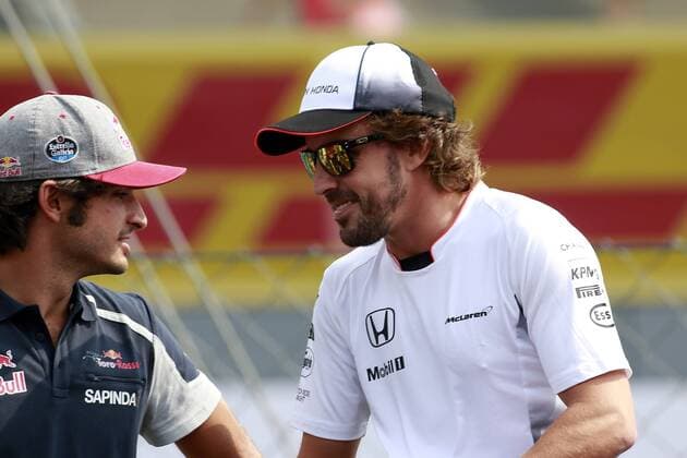 Italian Grand Prix, Monza 01 - 04 September 2016 04.09.2016 - Carlos Sainz Jr (ESP) Scuderia Toro Rosso STR11 and Fernando Alonso (ESP) McLaren Honda MP4-31 