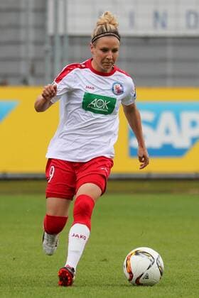 Svenja Huth (Potsdam, 9) am Ball, Freisteller, Ganzkörper, Einzelbild, Aktion, Action, Fussball, Allianz Frauen-Bundesliga, TSG 1899 Hoffenheim - 1. FFC Turbine Potsdam, xozx