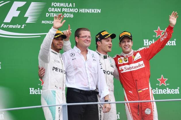 Motorsports: FIA Formula One World Championship WM Weltmeisterschaft 2016, Grand Prix of Italy, 44 Lewis Hamilton (GBR, Mercedes AMG Petronas Formula One Team), Simon Cole (Mercedes AMG Petronas Formula One Team), 6 Nico Rosberg (GER, Mercedes AMG Petronas Formula One Team), 5 Sebastian Vettel (GER, Scuderia Ferrari), xHOCHxZWEIx