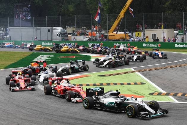 Motorsports: FIA Formula One World Championship WM Weltmeisterschaft 2016, Grand Prix of Italy, 6 Nico Rosberg (GER, Mercedes AMG Petronas Formula One Team), 5 Sebastian Vettel (GER, Scuderia Ferrari), 7 Kimi Raikkonen (FIN, Scuderia Ferrari), 77 Valtteri Bottas (FIN, Williams Martini Racing), start, mass, Masse, Menge, viele, many xHOCHxZWEIx