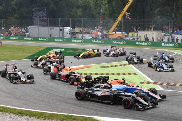 Motorsports: FIA Formula One World Championship WM Weltmeisterschaft 2016, Grand Prix of Italy, 14 Fernando Alonso (ESP, McLaren Honda Formula 1 Team), 94 Pascal Wehrlein (GER, Manor Racing F1 Team), 33 Max Verstappen (NLD, Red Bull Racing), start, mass, Masse, Menge, viele, many xHOCHxZWEIx