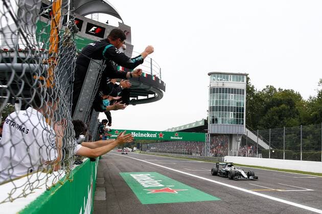 Motorsports: FIA Formula One World Championship WM Weltmeisterschaft 2016, Grand Prix of Italy, 44 Lewis Hamilton (GBR, Mercedes AMG Petronas Formula One Team), xHOCHxZWEIx