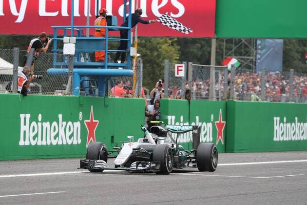 IPP20160904 Motorsports: FIA Formula One World Championship WM Weltmeisterschaft 2016, Grand Prix of Italy, Nico Rosberg festeggia la vittoria dopo aver tagliato il traguardo -  xHOCHxZWEIx xItalyxPhotoxPressx