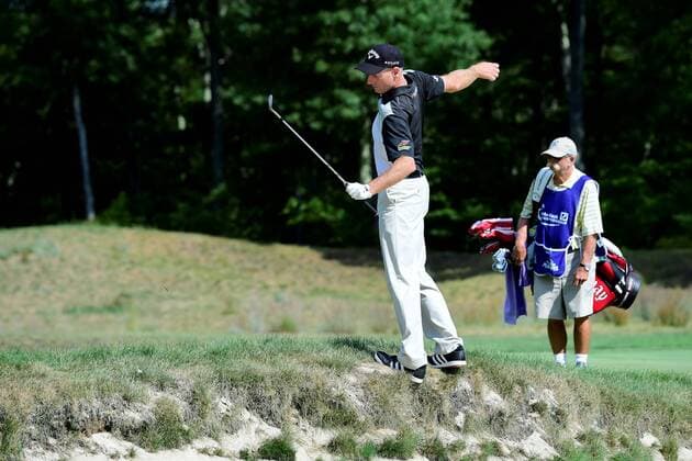 Sunday, September 4, 2016: Jim Furyk fights to regain his balance on the edge of a bunker on the fourth hole during the third round of the Deutsche Bank Championship tournament held at the Tournament Players Club, in Norton, Massachusetts. Cal Media PGA Golf Herren 2016: Deutsche Bank Championship SEP 04 - ZUMAc04_