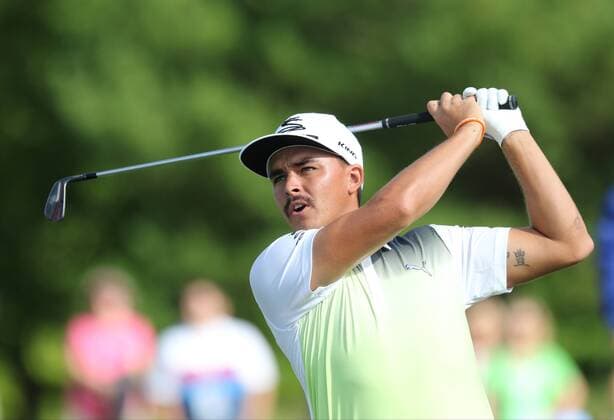 September 4, 2016: Rickie Fowler (8) tees off on the first hole on Sunday at the Deutsche Bank Championship at the TPC Boston in Norton, Massachusetts (Photo by Corey Silvia Icon Sportswire) GOLF: SEP 04 PGA Golf Herren - Deutsche Bank Championship - Third Round Icon16090401 EDITORIAL USE ONLY