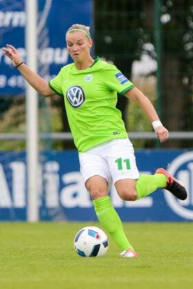 Alexandra Popp (Alex Popp, Wolfsburg, 11) Freisteller, Einzelbild, Aktion, action, Fußball,Allianz Frauen Bundesliga, SC Sand - VfL Wolfsburg, xtgx