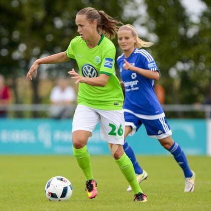 Caroline Graham Hansen (Wolfsburg, 26) am Ball, Fußball,Allianz Frauen Bundesliga, SC Sand - VfL Wolfsburg, xtgx