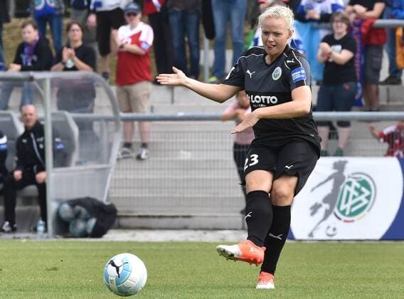 04.09.2016, xblx, Fussball 1.Bundesliga Damen, 1.FFC Frankfurt - Borussia Moenchengladbach, emspor v.l. Lise Munk (1.FFC Frankfurt), FREISTELLER Frankfurt am Main