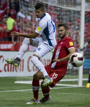 VANCOUVER, Sept. 6, 2016 -- Nelson Wilfredo Bonilla Sanchez (L) of El Salvador vies with Adam Straith of Canada during their World Cup 2018 football qualification match in Vancouver on Sept. 6, 2016. Canada won 3-1. ) (SP)CANADA-VANCOUVER-WORLD CUP-QUALIFICATION-CONCACAF AndrewxSoong 