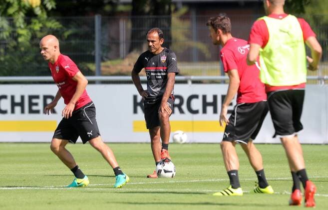VfB Stuttgart Training Deutschland, Stuttgart, 06.09.2016, Fussball, 2. Bundesliga, Saison 2016 2017, VfB Stuttgart Training: mi. Jos Luhukay (Trainer).