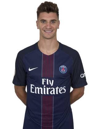 Fußball, Paris St. Germain Porträttermin Thomas Meunier - Fussball Frankreich, Ligue 1, Offizieller Fototermin, Shooting Paris Saint Germain PSG - 07 09 2016 Panoramic Panoramic 