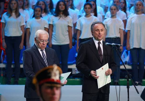 Bilder des Tages - SPORT ErÃ¶ffnung der Allrussischen Paralympischen Spiele MOSCOW, RUSSIA - SEPTEMBER 7, 2016: Russia s sports minister Vitaly Mutko (L) and the president of the Russian Paralympic Committee, Vladimir Lukin at the opening ceremony of the Open All-Russian Paralympic Contest, part of the Summer Paralympic Games, at Crocus City Hall. More than 260 athletes are to take part in the event, which was organised after the International Paralympic Committee suspended the Russian Paralympic Committee amid a doping scandal and thus prevented all Russian athletes from taking part in the 2016 Summer Paralympic Games in Rio de Janeiro. Sergei Fadeichev TASS  TS0302D6