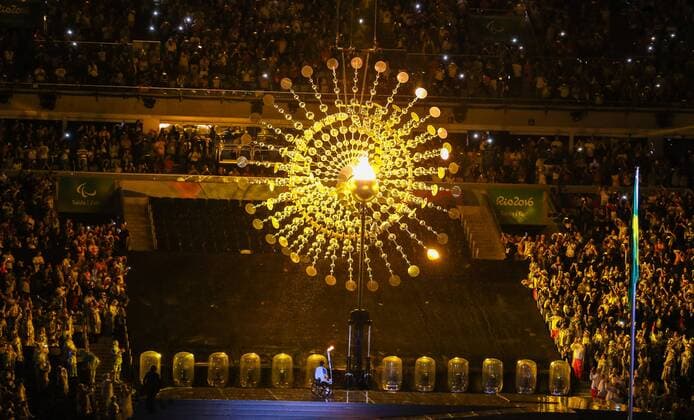 Bilder des Tages - SPORT PARALYMPICS - Paralympic Summer Games Rio 2016 RIO DE JANEIRO,BRAZIL,07.SEP.16 - PARALYMPICS - Paralympic Summer Games Rio 2016, opening ceremony. Image shows the olympic flame. GEPAxpictures xCh.xKelemen