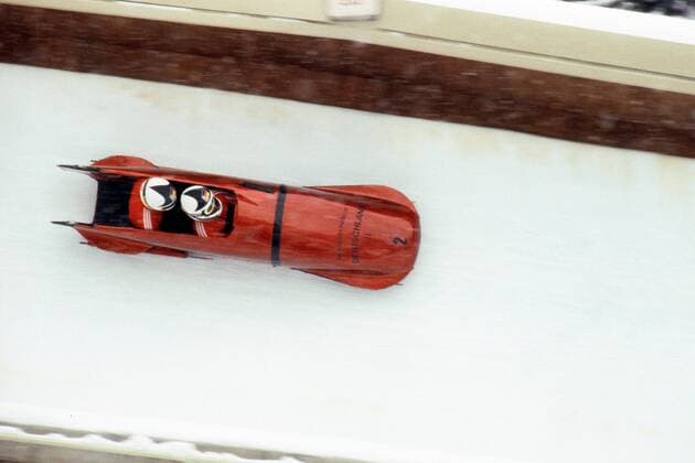 Olympische Winterspiele in Sarajevo, Bob: Andreas Weikenstorfer und Hans Jürgen Hartmann (BR Deutschland) im Zweierbob