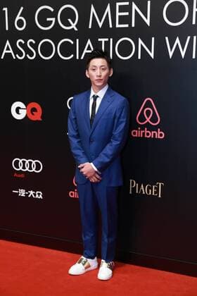 Chinese diving star Lin Yue arrives on the red carpet for the award ceremony of the 2016 GQ Men of The Year in Shanghai, China, 8 September 2016. Chinese sports stars highlight award ceremony of 2016 GQ Men of The Year  pbu501109_20