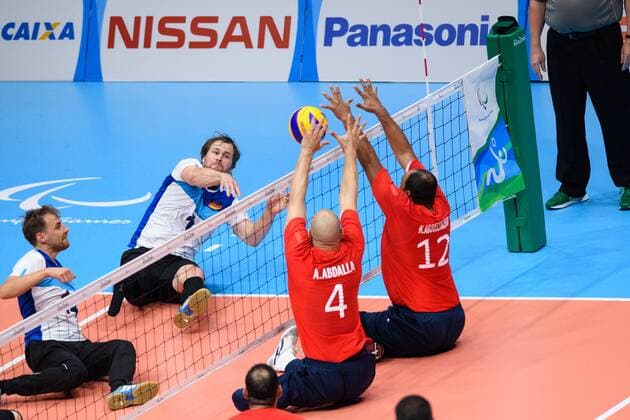 Rio Paralympics 2016, Sitzvolleyball, Deutschland - Ägypten 09.09.2016, Rio de Janeiro, Riocentro 6 Paralympische Spiele, Sitzvolleyball, Deutschland (GER) vs. €gypten Aegypten (EGY) Angriff Alex Schiffler ( 1 GER) - Block Doppelblock Ashraf Abdalla ( 4 EGY), Mohamed Abouelyazeid ( 12 EGY)