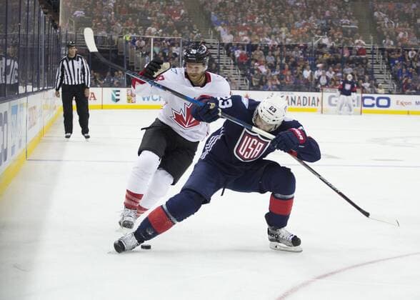 Eishockey, World Cup of Hockey, USA - Kanada 09 September 2016: Kyle Palmieri 23 of Team USA and Claude Giroux 28 of Team Canada during the World Cup of Hockey friendly between Team USA and Team Canada held at Nationwide Arena.(Photo Credit: Jason Mowry ICON Sportswire) HOCKEY: SEP 09 World Cup of Hockey Pre-Tournament - Team Canada v Team USA Icon160909003 EDITORIAL USE ONLY