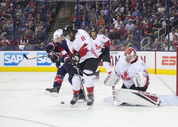 Eishockey, World Cup of Hockey, USA - Kanada 09 September 2016: Carey Price 31 of Team Canada prepares to block the puck during the World Cup of Hockey friendly between Team USA and Team Canada held at Nationwide Arena.(Photo Credit: Jason Mowry ICON Sportswire) HOCKEY: SEP 09 World Cup of Hockey Pre-Tournament - Team Canada v Team USA Icon160909005 EDITORIAL USE ONLY