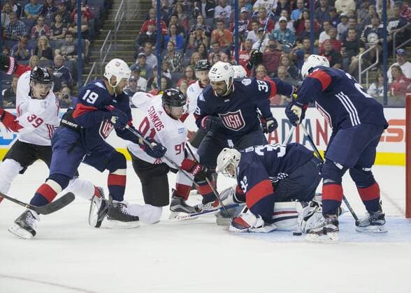 Eishockey, World Cup of Hockey, USA - Kanada 09 September 2016: Jonathan Quick 32 of Team USA blocks the puck during the World Cup of Hockey friendly between Team USA and Team Canada held at Nationwide Arena. (Photo Credit: Jason Mowry ICON Sportswire) HOCKEY: SEP 09 World Cup of Hockey Pre-Tournament - Team Canada v Team USA Icon160909008 EDITORIAL USE ONLY