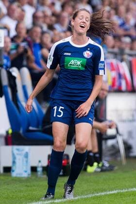 10.09.2016, xfrx, Fussball 1.Bundesliga Damen, Turbine Potsdam - 1.FFC Frankfurt v.l. Inka Wesely (1.FFC Turbine Potsdam) frustriert,traurig,wuetend,fassungslos Potsdam